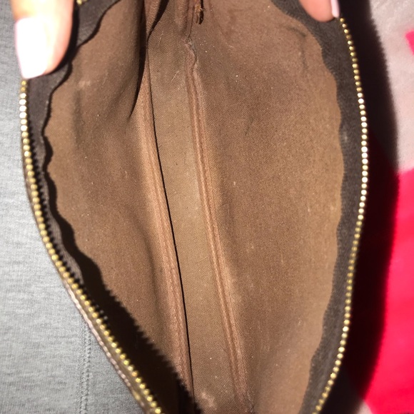 🎀AUTHENTIC Louis Vuitton pochette🎀 - Picture 6 of 7